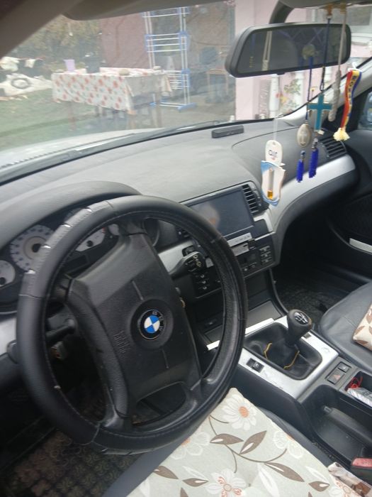 Vând Bmw e46  arată  ffbine fără rugină