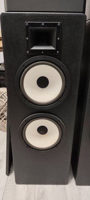 Boxe 100 W ca noi refăcute total