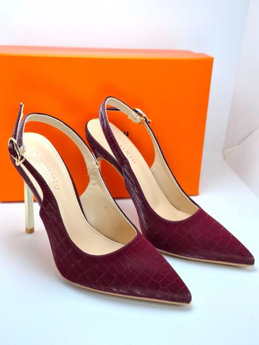 Продам туфли красные 40 размера