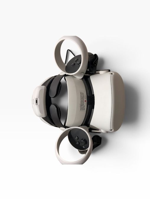 Oculus Meta Quest 2 VR cu BOBOVR M2 Pro și baterie externă