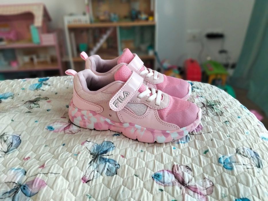 Adidași Fila mărimea 28