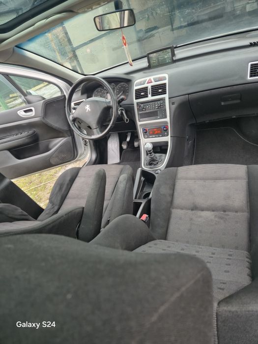 Peugeot 307 motor 2.0 diesel 130 cp    7 LOCURI   panoramic  2300 euro