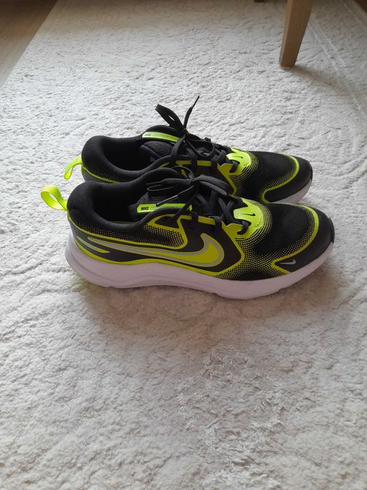 NIKE Обувки COSMIC runner GS