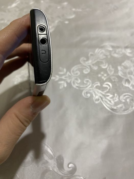 Nokia x2-01 sotiladi