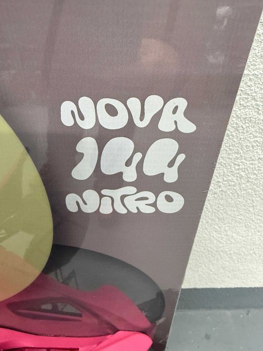 placa noua snowboard nitro nova L144cm