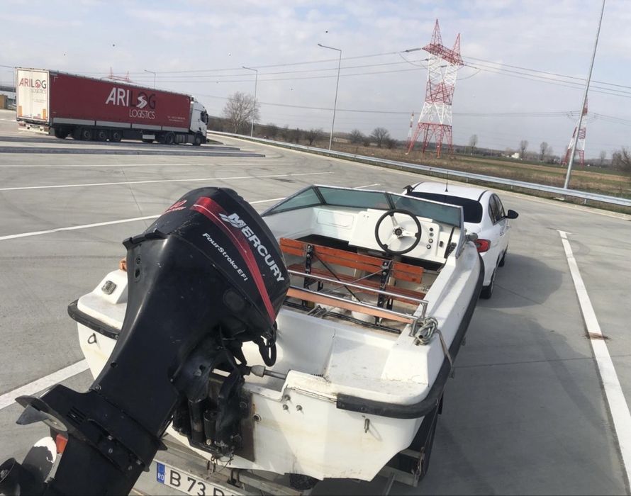 Vând Barcă cu Motor și Peridoc