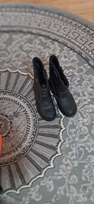 Сапоги зимние хорошего качества.