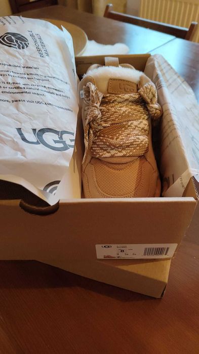 UGG Lowmel culoare Sand