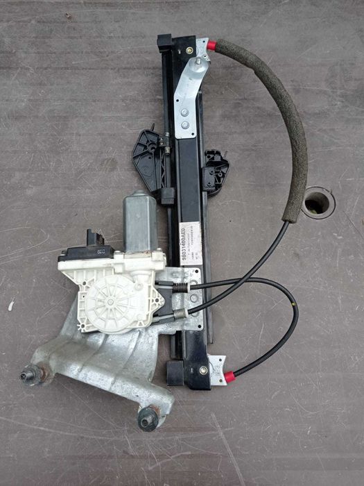 Mitsubishi Colt cabrio CZC macara geam 98031400AE0 98031401AF0