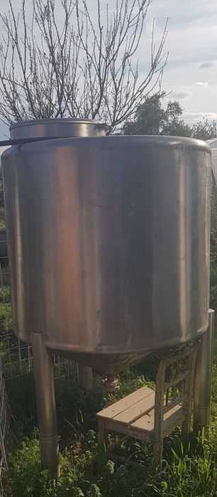 Bazin irigat din inox alimentar 1250 litri pentru apa sau lapte