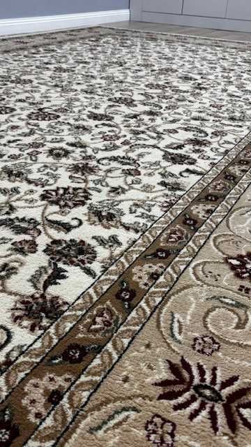 Ковры в отличном состояний