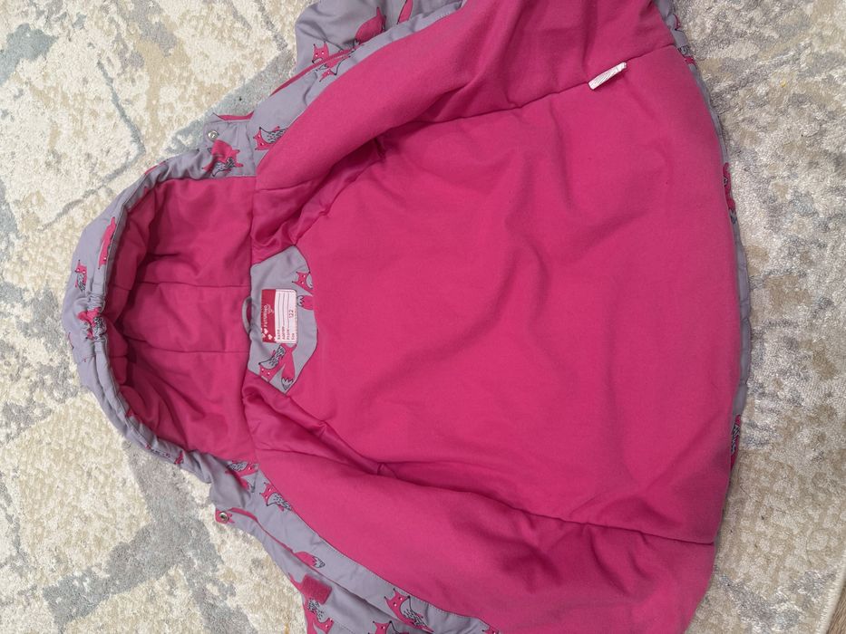 Продам куртку демисезонную на девочек