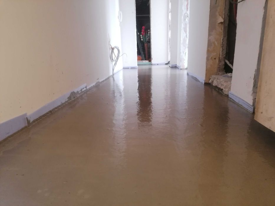 Подовa замазкa с машина