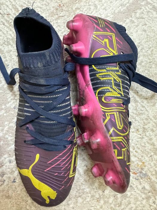 Продам футбольные бутсы