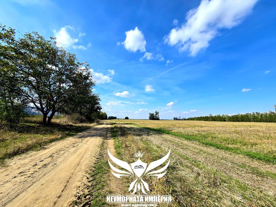 Продавам земя 3000кв. гр.Куклен преди КЦМ на осма линия