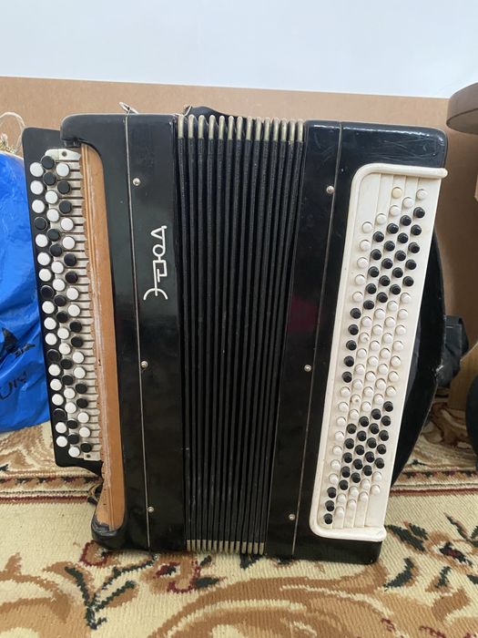 Гармошка ЭТЮД сотилади