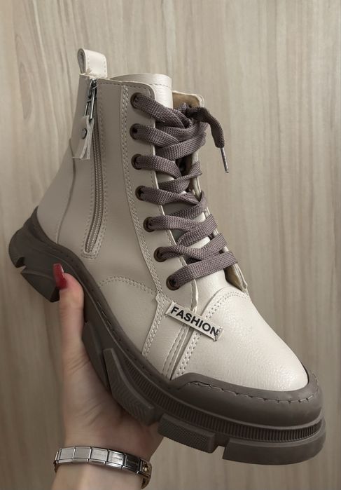 Бежови боти-trendyol