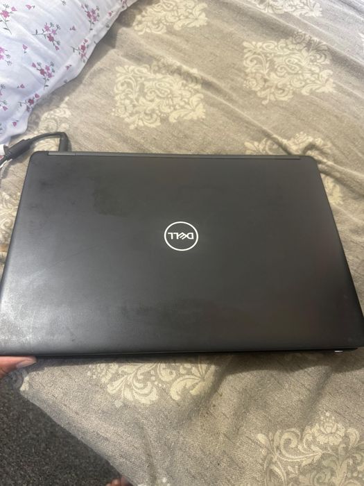 Dell laptop intel core i5... 8GB/256GB