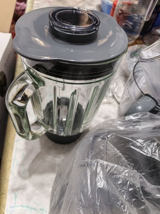 Kenwood Oshxona kombayni to'liq komplekt pul juda zarligi uchun sotvom