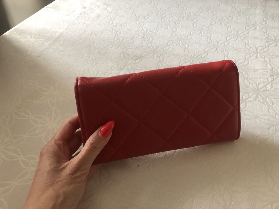 Черно и бяло дамско портмоне pinko,червено-Nolah и lui vitton