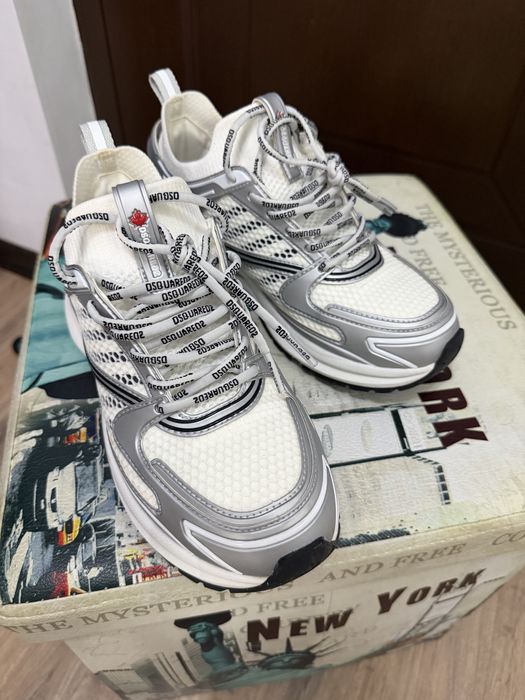 Adidasi Dsquard  albi