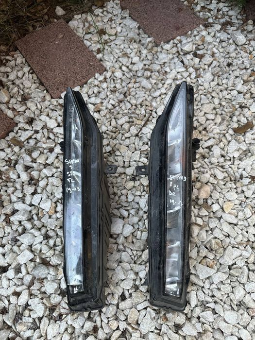 Proiector stanga / dreapta Skoda Superb 3 Facelift 2020/2021/2022