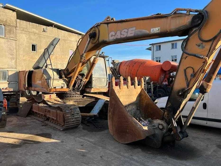 Dezmembrez excavator Case CX240 B-Piese de schimb Case