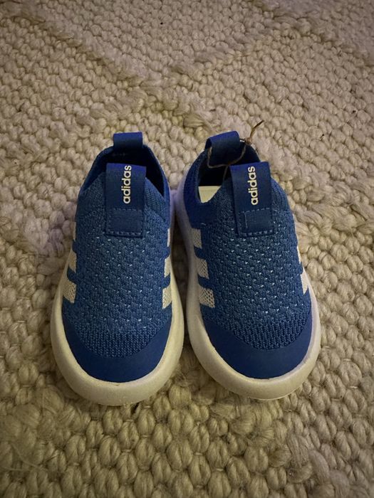 Спортни обувки adidas
