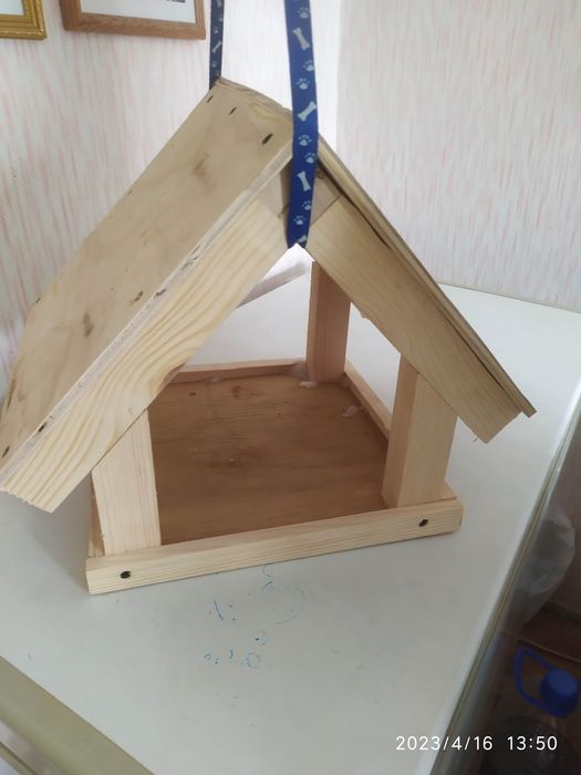 Кормушка для птиц