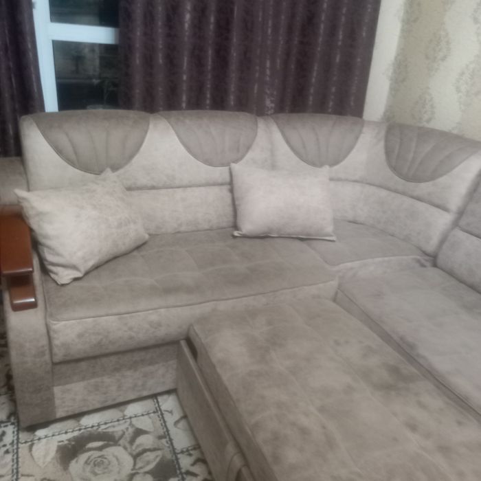 Угловой диван, в хорошем состоянии