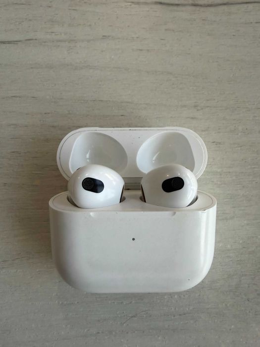 AirPods 3 продам в отличном состоянии