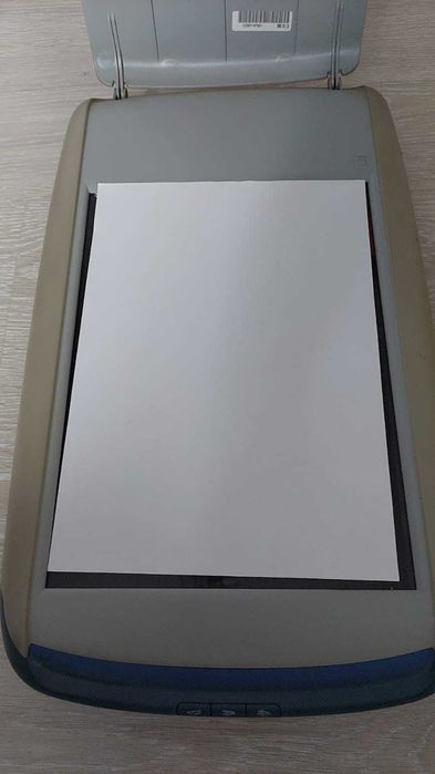 HP Scanjet 3500C — планшетный сканер