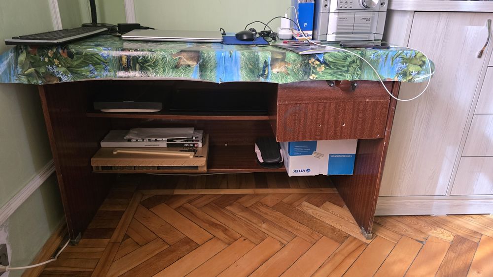 Продам письменный стол