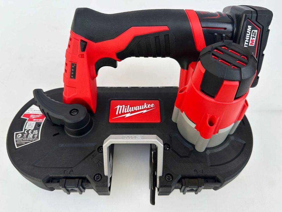 Milwaukee M12 BS - Нов акумулаторен лентов трион / банцинг 2х12V 4.0Ah