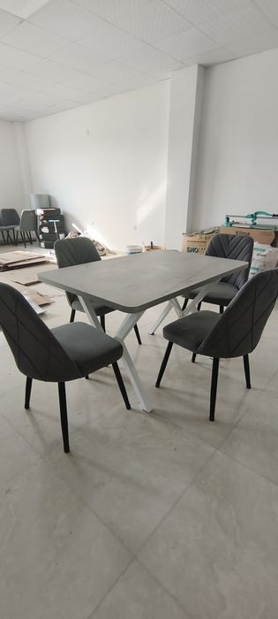 Продам стол и 4 стула