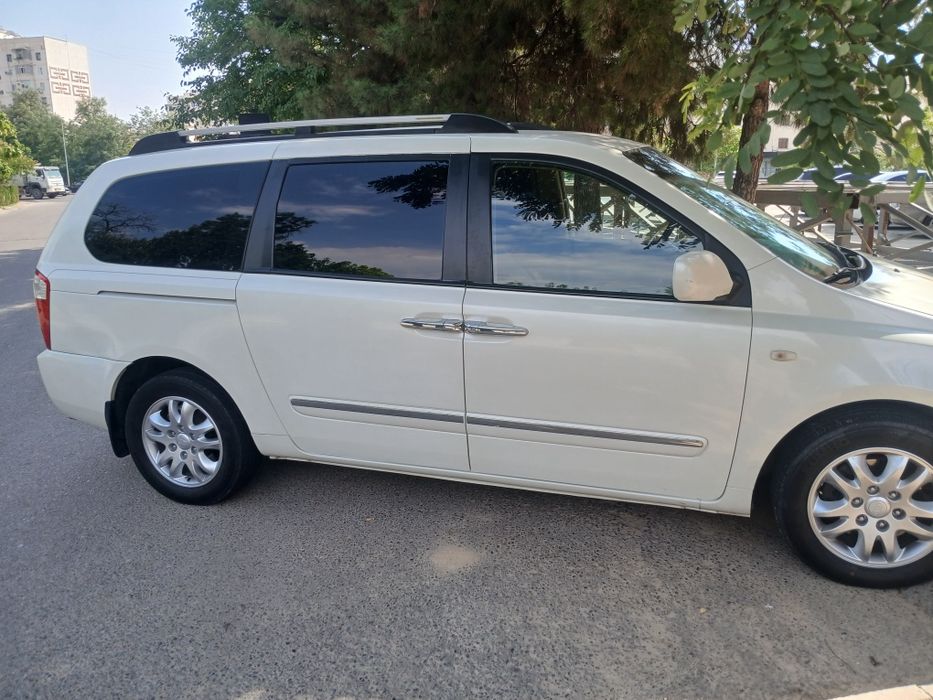 Rent car 8 kishil Carnival