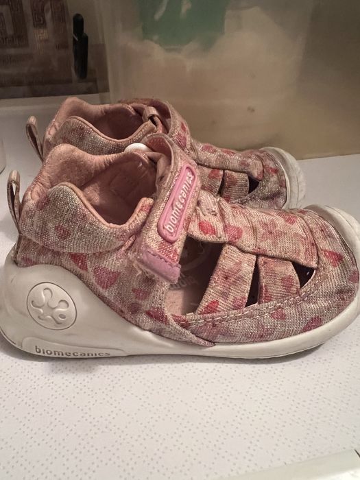 Продам детские сандалии Biomecanics