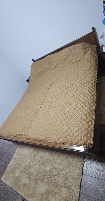 Vand pat lemn masiv  1.80x 2.00 cu saltea