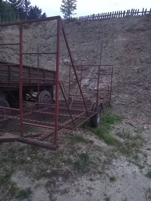 Trailer pentru baloti