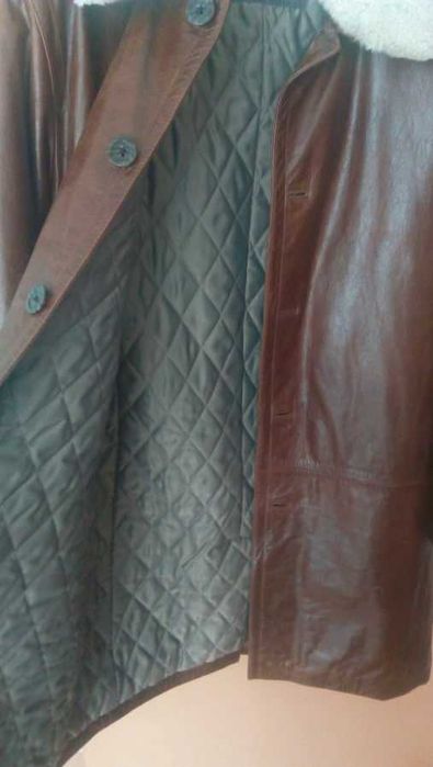 Кожено палто с яка