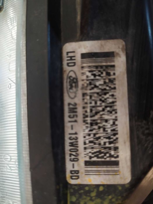 Продавам десен фар за  Ford Focus Mk1, 2M51-13W029-BD