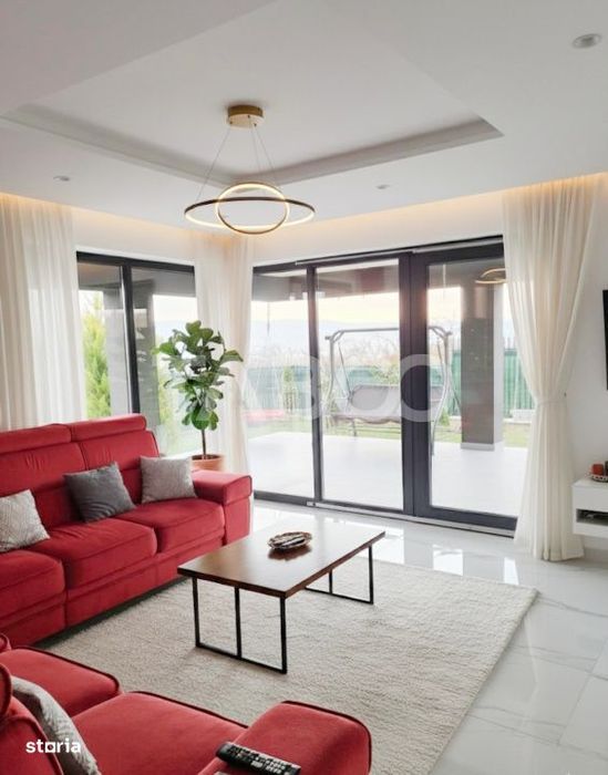 De vanzare casa individuala la cheie cu garaj si terasa cu panorama