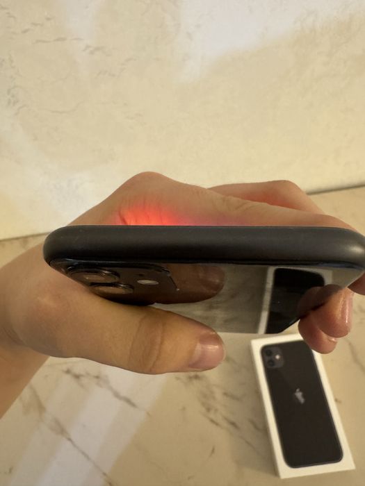 Продаю Iphone 11 64gb