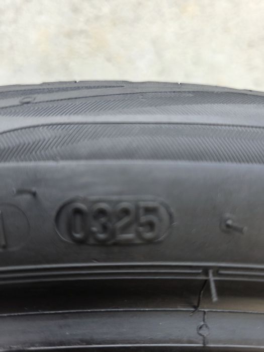 Vând două anvelope de vara continental  275 35 22 dot 0325