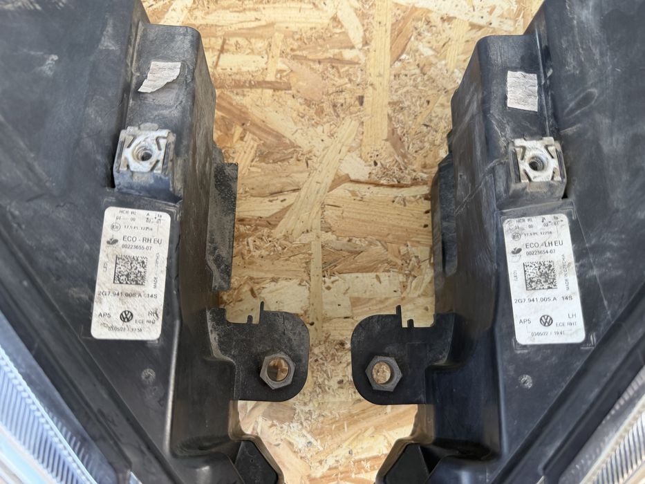SET Far faruri stanga dreapta VW Taigo LED Originale Europa