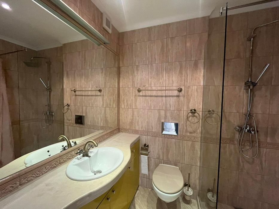 Продава се Тристаен апартамент в Варна, Аспарухово - 114 кв.м за 1025 €/кв.м - Снимка #8