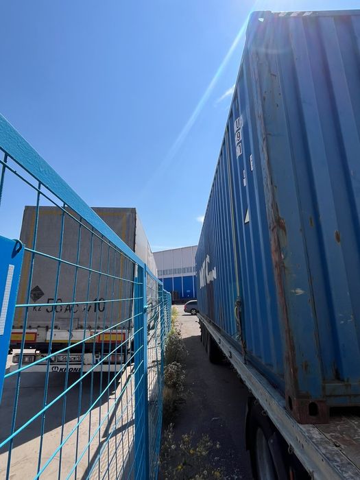 Контейнер морской