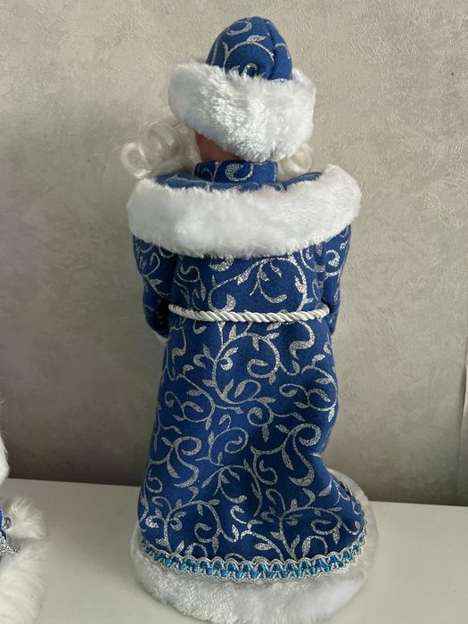 Игрушка деда мороза и снегурочки