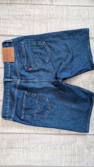Vand pantaloni scurti blugi Levi's 501