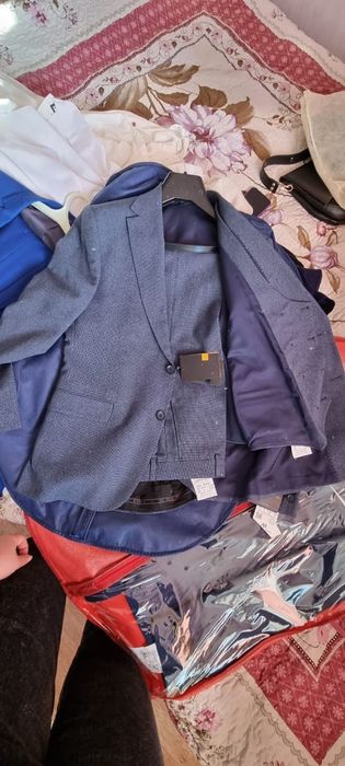 Продам новый костюм тройку
